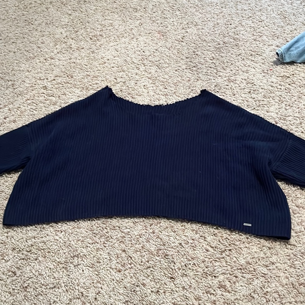 rough neck, navy blue cropped sweater